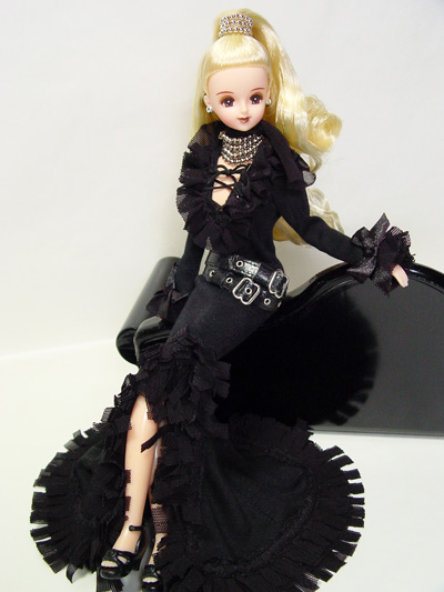 キャッスル 黒い帽子 ジェニー 1/6ドールカスタム ジェニーちゃん相当size【 ブラック&シルバーのニットドレスとお